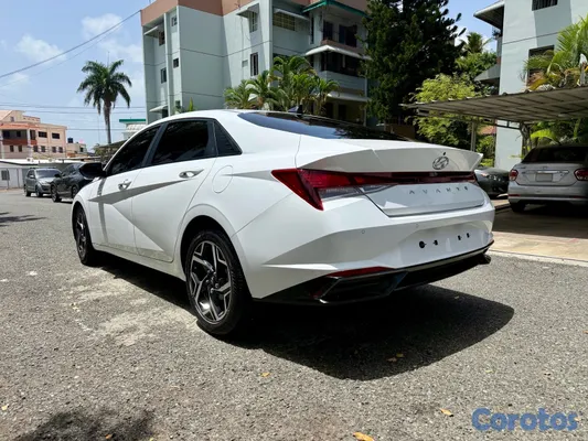 2021 Hyundai Avante — foto 10 / 12