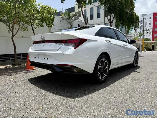 2021 Hyundai Avante — foto 11 / 12