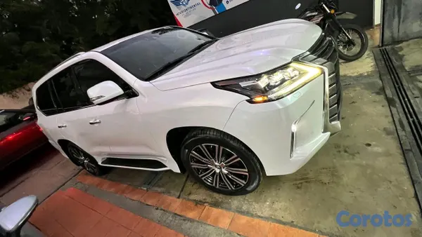 2018 Lexus Lx — foto 2 / 5