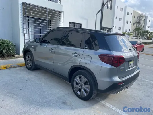 2023 Suzuki Vitara — foto 2 / 6