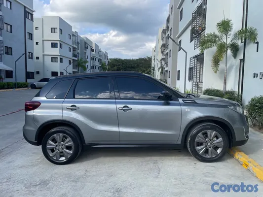 2023 Suzuki Vitara — foto 3 / 6