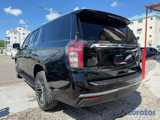 2021 Chevrolet Suburban — foto 4 / 9