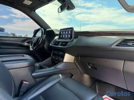2021 Chevrolet Suburban — foto 6 / 9