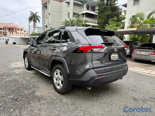 2019 Toyota Rav-4 — foto 5 / 8