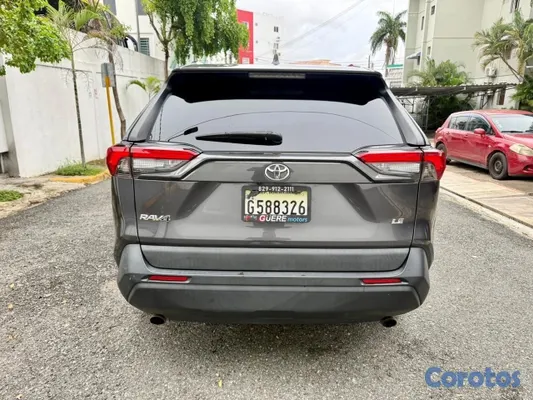 2019 Toyota Rav-4 — foto 6 / 8