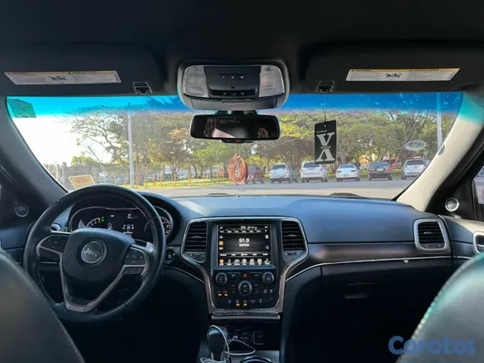 2016 Jeep Grand Cherokee — foto 5 / 8