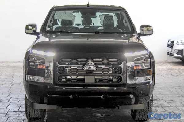 2026 Mitsubishi L200 — foto 2 / 8