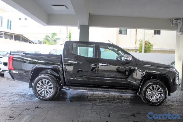 2026 Mitsubishi L200 — foto 5 / 8