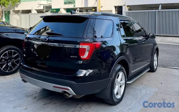 2016 Ford Explorer — foto 6 / 10