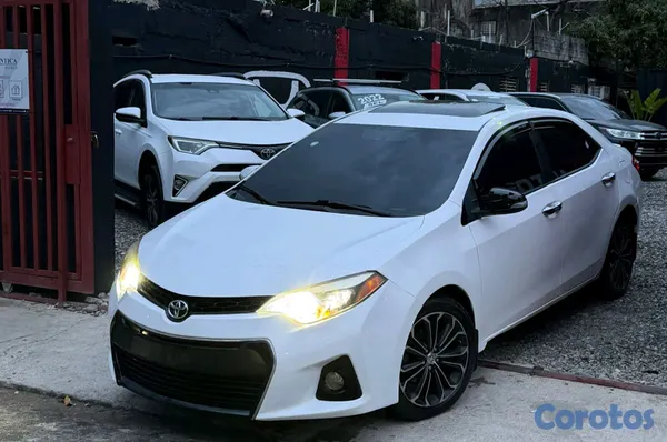 2016 Toyota Corolla — foto 2 / 4