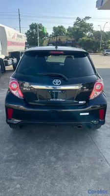 2012 Toyota Vitz — foto 3 / 10