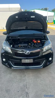 2012 Toyota Vitz — foto 6 / 10