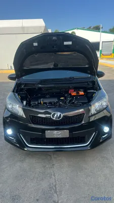 2012 Toyota Vitz — foto 9 / 10