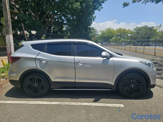 2016 Hyundai Santa Fe — foto 4 / 18