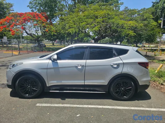 2016 Hyundai Santa Fe — foto 5 / 18