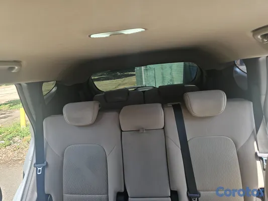 2016 Hyundai Santa Fe — foto 9 / 18