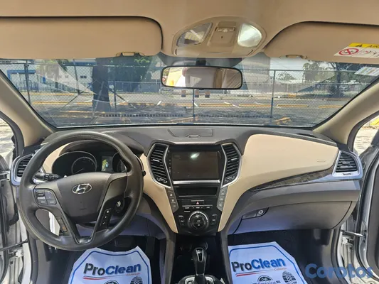 2016 Hyundai Santa Fe — foto 11 / 18