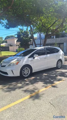 2014 Toyota Prius — foto 8 / 16