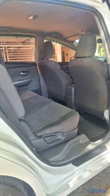 2014 Toyota Prius — foto 10 / 16
