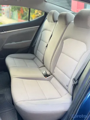 2019 Hyundai Elantra — foto 8 / 10