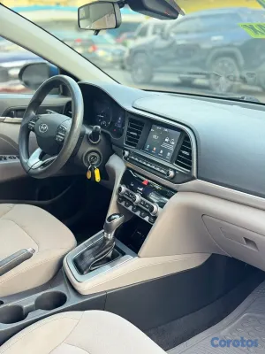2019 Hyundai Elantra — foto 10 / 10