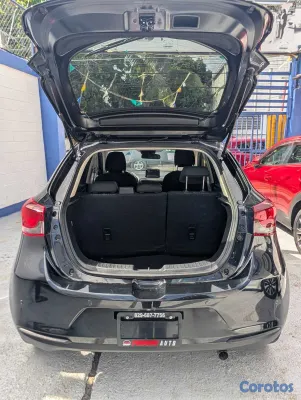 2020 Mazda 2 — foto 13 / 15