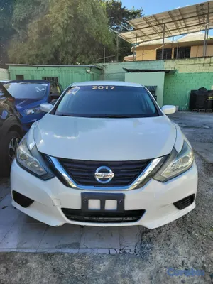 2017 Nissan Altima — foto 3 / 10