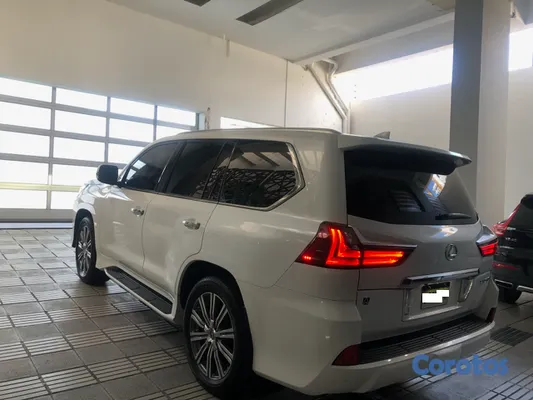 2016 Lexus Lx — foto 2 / 5