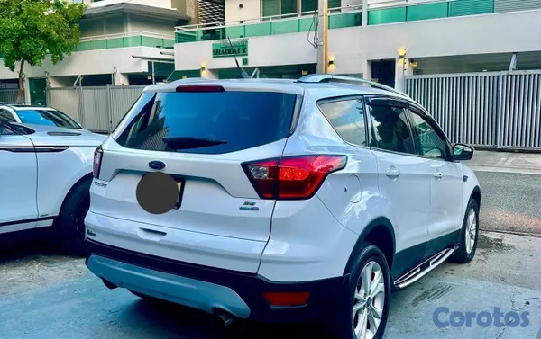 2019 Ford Escape — foto 5 / 10
