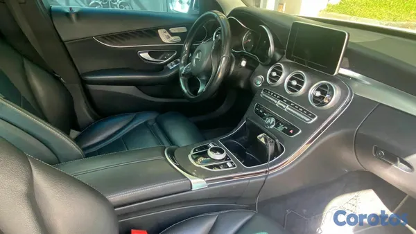 2017 Mercedes-Benz Clase C — foto 2 / 8