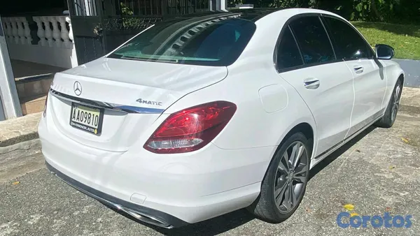 2017 Mercedes-Benz Clase C — foto 4 / 8