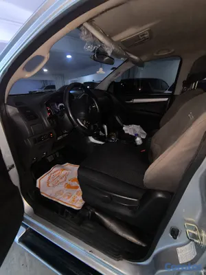 2013 Isuzu Dmax — foto 2 / 8