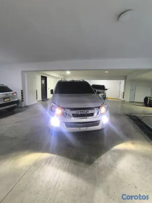 2013 Isuzu Dmax — foto 6 / 8