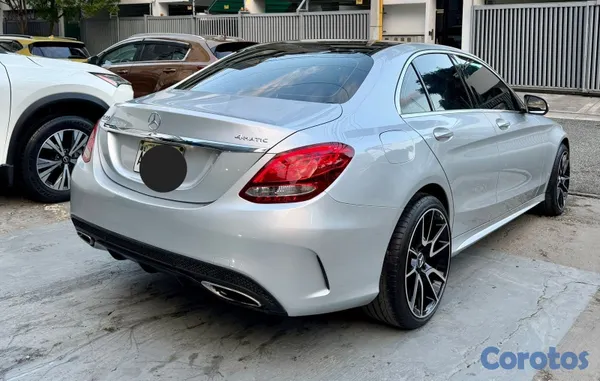 2015 Mercedes-Benz Clase C — foto 5 / 12