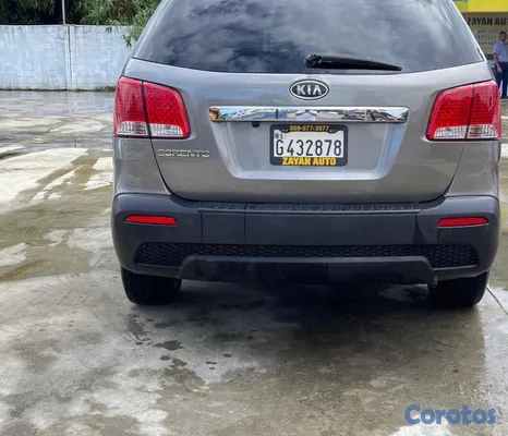 2013 Kia Sorento — foto 2 / 9