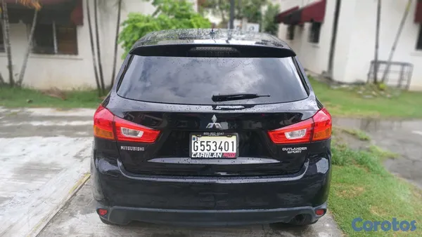 2015 Mitsubishi Outlander — foto 9 / 15