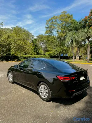 2020 Nissan Sentra — foto 7 / 10