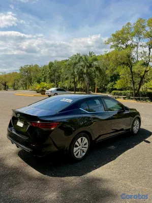 2020 Nissan Sentra — foto 8 / 10