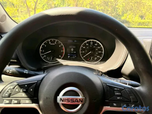 2020 Nissan Sentra — foto 9 / 10