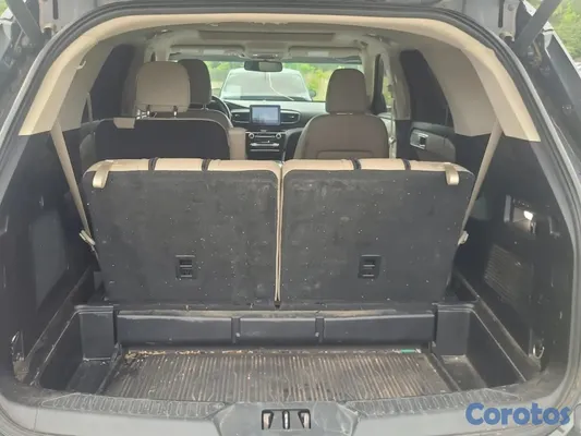 2021 Ford Explorer — foto 13 / 16