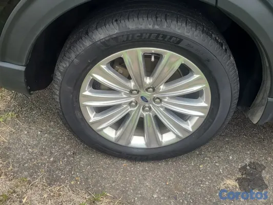 2021 Ford Explorer — foto 15 / 16