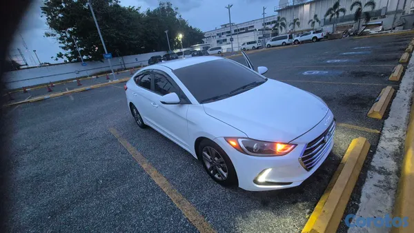 2018 Hyundai Elantra — foto 2 / 9