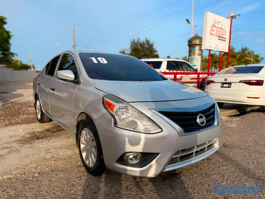 2019 Nissan Versa — foto 2 / 8