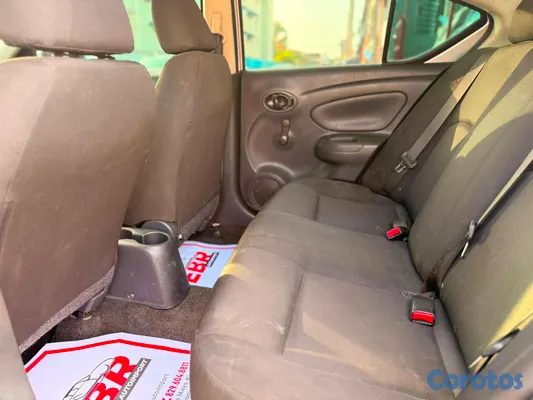 2019 Nissan Versa — foto 7 / 8