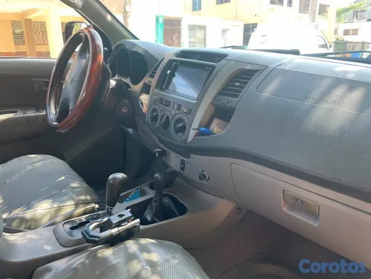 2007 Toyota Hilux — foto 2 / 7