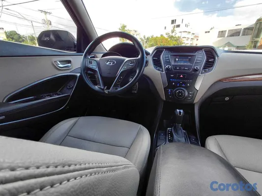 2016 Hyundai Santa Fe — foto 10 / 10