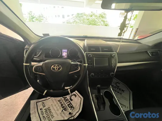 2016 Toyota Camry — foto 5 / 8