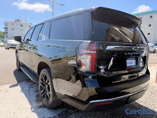 2022 Chevrolet Suburban — foto 4 / 9