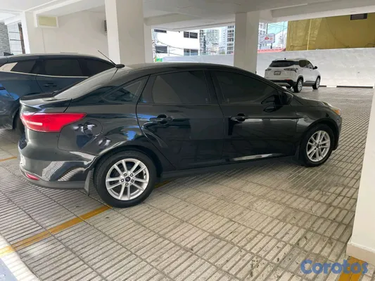 2018 Ford Focus — foto 5 / 10