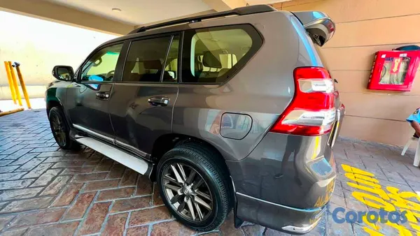 2015 Toyota Land Cruiser Prado — foto 11 / 13